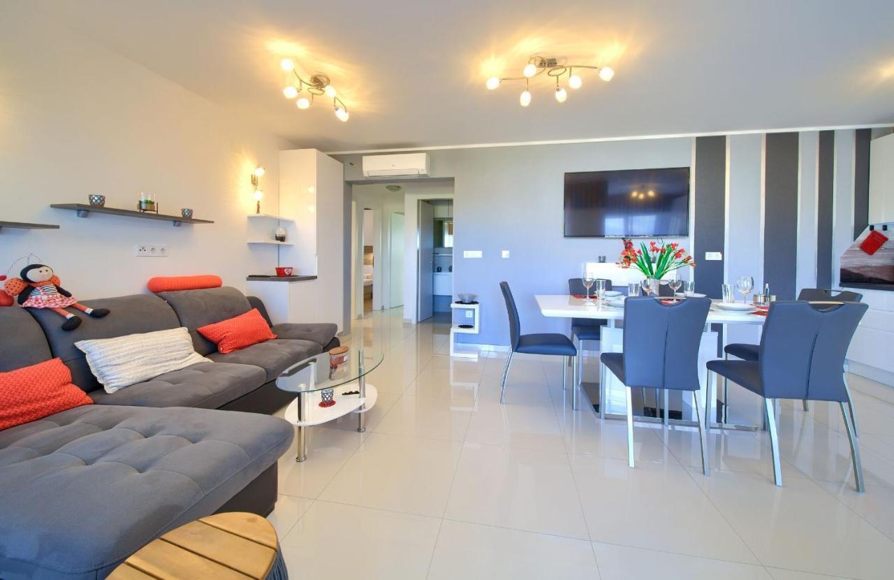Apartment Crystal Aura Malinska Exterior foto